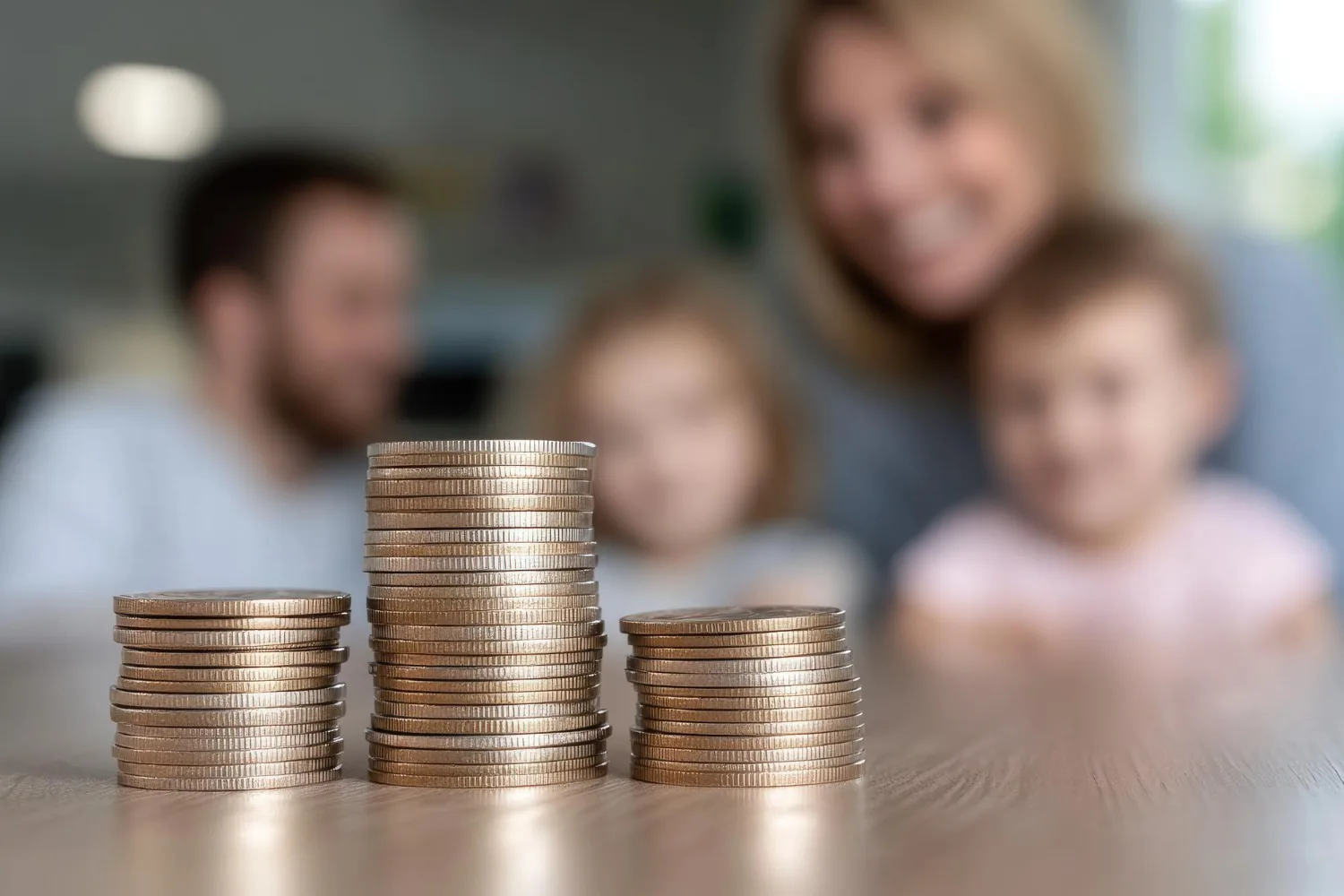 Así se estrecha la economía de las familias en España