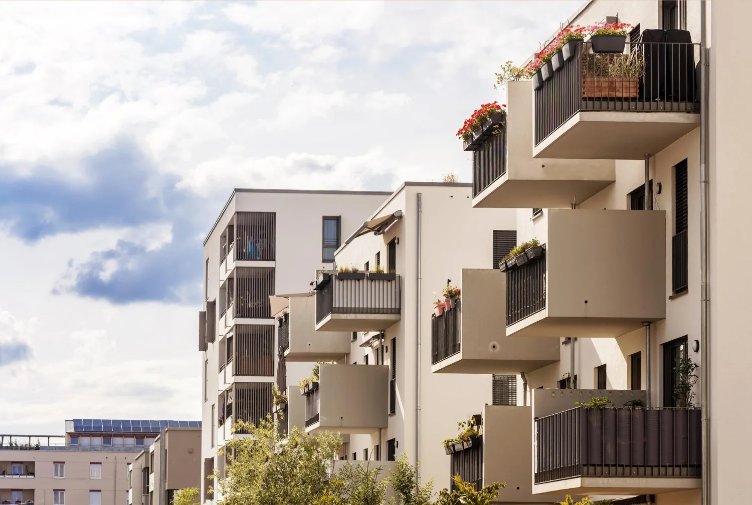 La firma de hipotecas se frena por la falta de vivienda disponible y el aumento de los precios